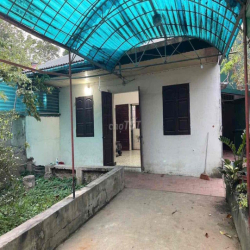 Nhà ngõ 68 Ngọc Thuỵ, 200m, CÓ SÂN VƯỜN. Giá 6tr