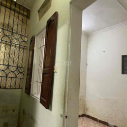 Nhà ngõ 68 Ngọc Thuỵ, 200m, CÓ SÂN VƯỜN. Giá 6tr