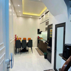 Cho thuê nhà nguyên căn phố Đào Tấn Ba Đình 50m 4 tầng 5PN 15 triệu