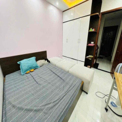 Cho thuê nhà nguyên căn phố Đào Tấn Ba Đình 50m 4 tầng 5PN 15 triệu
