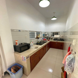 Nhà 3 tầng BIỆT THỰ  mới đẹp, 8m x 15m, 4PN, 4WC, hẻm 6m Lý Chiêu Hoàg