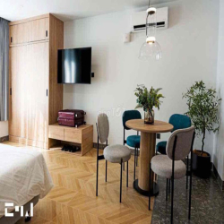 CHO THUÊ CĂN HỘ DỊCH VỤ FULL NỘI THẤT CỬA SỔ LỚN ĐÓN ÁNH SÁNG TỰ NHIÊN