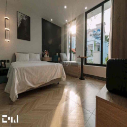 CHO THUÊ CĂN HỘ DỊCH VỤ FULL NỘI THẤT CỬA SỔ LỚN ĐÓN ÁNH SÁNG TỰ NHIÊN