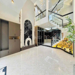 Siêu Phẩm Ô Tô Ngủ Nhà 4PN.5WC Full Nội Thất 1122 Quang Trung 20tr