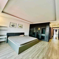 Cho Thuê Nhà Phố DT 250m2 1Trệt 1Lửng 3Lầu 4Pn 4Wc Sẳn Máy Lạnh Cơ Bản