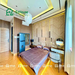 PHÒNG BAN CÔNG TRONG NHÀ NGUYÊN CĂN