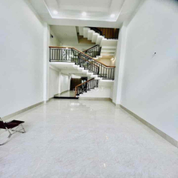 Cho Thuê Nhà Phố DT 250m2 1Trệt 1Lửng 3Lầu 4Pn 4Wc Sẳn Máy Lạnh Cơ Bản