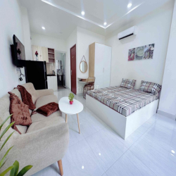 PHÒNG STUDIO - CỬA SỔ LỚN - CỬA VÂN TAY - GIỜ TỰ DO - ĐẦY ĐỦ NỘI THẤT