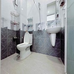 PHÒNG STUDIO - CỬA SỔ LỚN - CỬA VÂN TAY - GIỜ TỰ DO - ĐẦY ĐỦ NỘI THẤT