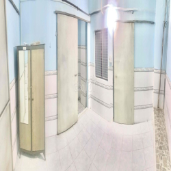 Còn phòng cho thuê giá rẻ, nvs riêng bên trong phòng giáp Q10 và QTB