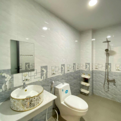 Cho thuê biệt thự 7,5x20m 3L4PN gần Đỗ Xuân Hợp, Gia Hoà, Cầu Năm Lý