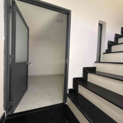 BÁN NHÀ GIÁ TỐT GẦN KHU CÔNG NGHIỆP TÂN ĐỨC – FULL NỘI THẤT – DỌN VÀO