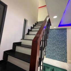 BÁN NHÀ GIÁ TỐT GẦN KHU CÔNG NGHIỆP TÂN ĐỨC – FULL NỘI THẤT – DỌN VÀO