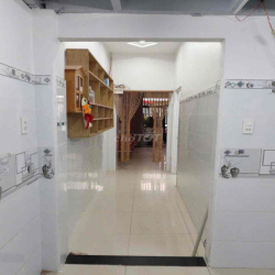 NHÀ MỚI CÓ NỘI THẤT 5*13m 1LỬNG 2PN 1WC GẦN CHỢ PHẠM VĂN BẠCH