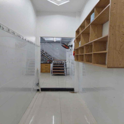 NHÀ MỚI CÓ NỘI THẤT 5*13m 1LỬNG 2PN 1WC GẦN CHỢ PHẠM VĂN BẠCH