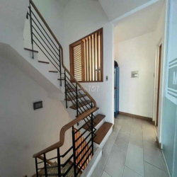 Cho thuê nguyên căn 7mx18m 2 lầu sân thượng ưu tiên VpCty