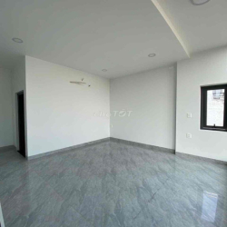 Cho Thuê Tòa Nhà Mới Xây- Mặt Tiền Phạm Huy Thông P7 -- Gần Chợ Căn Cứ