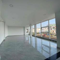 Cho Thuê Tòa Nhà Mới Xây- Mặt Tiền Phạm Huy Thông P7 -- Gần Chợ Căn Cứ