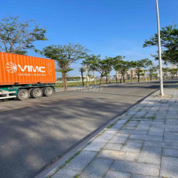 đất trống 2 mặt tiền Golden Hill diện tích 265m2.