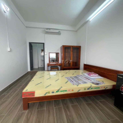 CHO THUÊ MINIHOUSE SẴN NỘI THẤT KDC HỒNG LOAN CÓ BAN CÔNG GIÁ 2TR