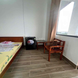 CHO THUÊ MINIHOUSE SẴN NỘI THẤT KDC HỒNG LOAN CÓ BAN CÔNG GIÁ 2TR
