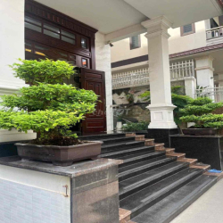 CHO THUÊ BIỆT THỰ HIM LAM HẨM TRỆT 3 LẦU, 5PN FULL NT 75 TRIỆU/ THÁNG