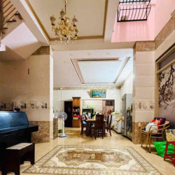 Cho thuê Biệt thự villa đường số 20 Dương Quảng Hàm 35tr