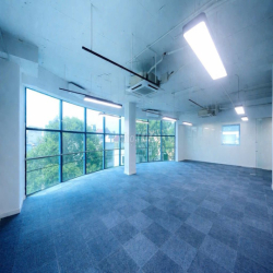 Cho thuê VP Nguyễn Trãi Q5 ngăn sẵn 4 phòng view panorama thoáng mát