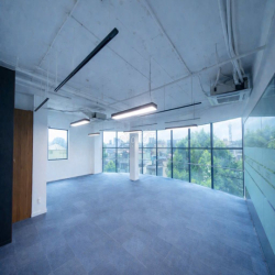 Cho thuê VP Nguyễn Trãi Q5 ngăn sẵn 4 phòng view panorama thoáng mát