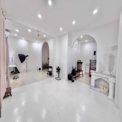 Chuyển Nhượng HĐ nhà hơn 70m2 trống suốt