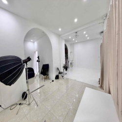 Chuyển Nhượng HĐ nhà hơn 70m2 trống suốt
