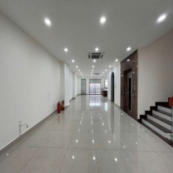 Cho thuê Nguyên sàn văn phòng đẹp, thang máy, máy lạnh đầy đủ