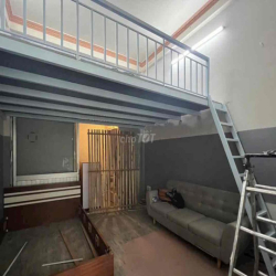 Phòng 40m2 gác rộng, ban công thoáng mát sẵn sofa 5tr/th