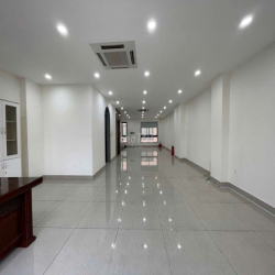 Cho thuê Nguyên sàn văn phòng đẹp, thang máy, máy lạnh đầy đủ