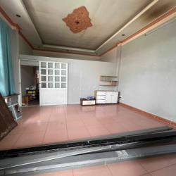 Phòng 40m2 gác rộng, ban công thoáng mát sẵn sofa 5tr/th