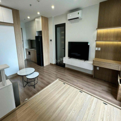 Studio Full nội thất 32m2 view bể bơi tầng trung
