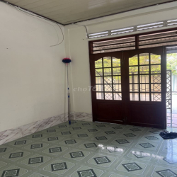 Nhà nguyên căn mặt tiền phạm văn đồng