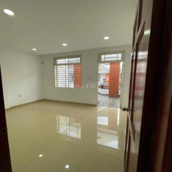 NHÀ GẦN KDC VẠN PHÚC 5PN 4WC HXH 4x15 THỦ ĐỨC