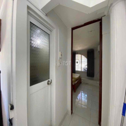 Cho thuê căn hộ 1pn tách bếp cửa sổ full nt thang máy Sư Vạn Hạnh Q10