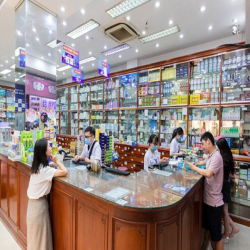 Cho thuê nhà MT đường 3/2, P10, Quận 10. DT: 10x30m. Trệt 3 lầu