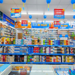 Cho thuê nhà MT đường 3/2, P10, Quận 10. DT: 10x30m. Trệt 3 lầu