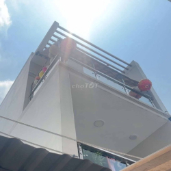 Bán nhà 2 lầu, hẻm riêng tư cạnh PNJ, ACB Đại Lộ Đồng Khởi (Giảm sâu)