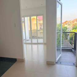 cho thuê căn biệt thự 3 tầng khu dân cư Khang Điền nhà mới giá 25tr