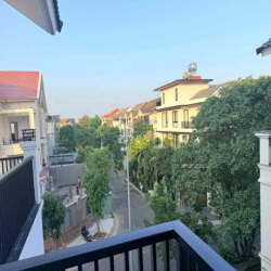 cho thuê căn biệt thự 3 tầng khu dân cư Khang Điền nhà mới giá 25tr