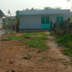 NHÀ CHO THUÊ GIÁ RẺ CÓ SÂN RỘNG
