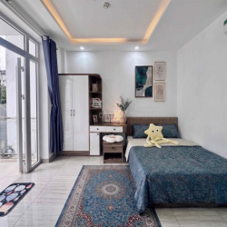 Căn hộ full nội thất cao cấp mới có ban công lớn TT Quận Bình Thạnh