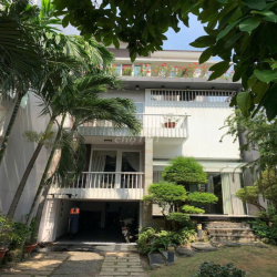 Cho thuê Biệt thự có sân vườn ,trệt , lửng 2 lầu ,diện tích 200m2
