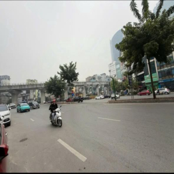 cho thuê tòa nhà mặt phố Nguyễn Văn Huyên