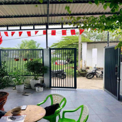 Nhà mê lửng Tứ Ngân Điện Ngọc