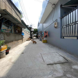 Cho thuê nhà khu Tên Lửa giá 5tr 18m2 trệt, lầu ngay chợ trường học